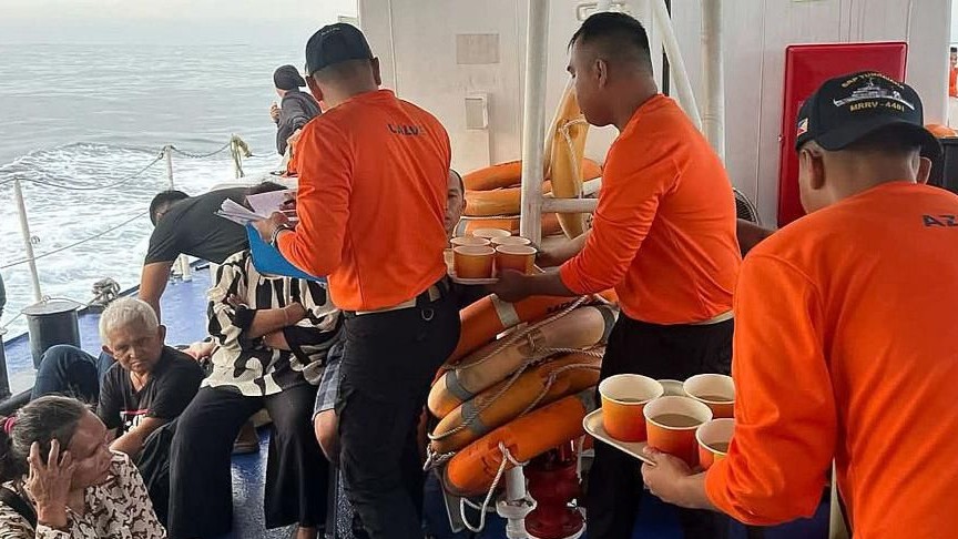 ফিলিপাইনে সাড়ে তিন শতাধিক আরোহী নিয়ে ফেরি ডুবিতে নিহত অন্তত ১৫